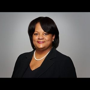 Meet your Posher, Regina